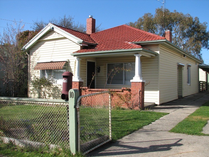 10 Yaldwyn Street East, Kyneton VIC 3444