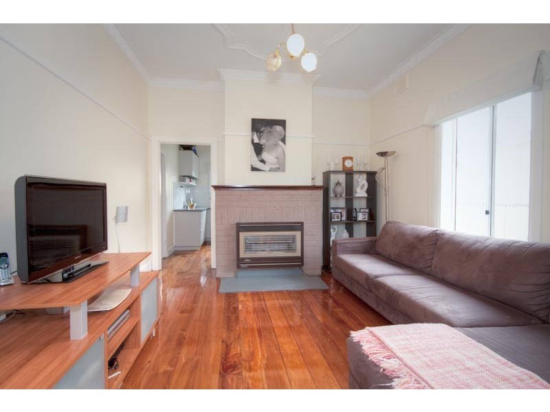 10 Yaldwyn Street East, Kyneton VIC 3444
