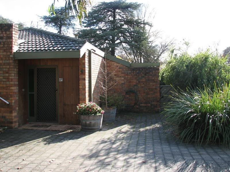 2/49 Ebden Street, Kyneton VIC 3444