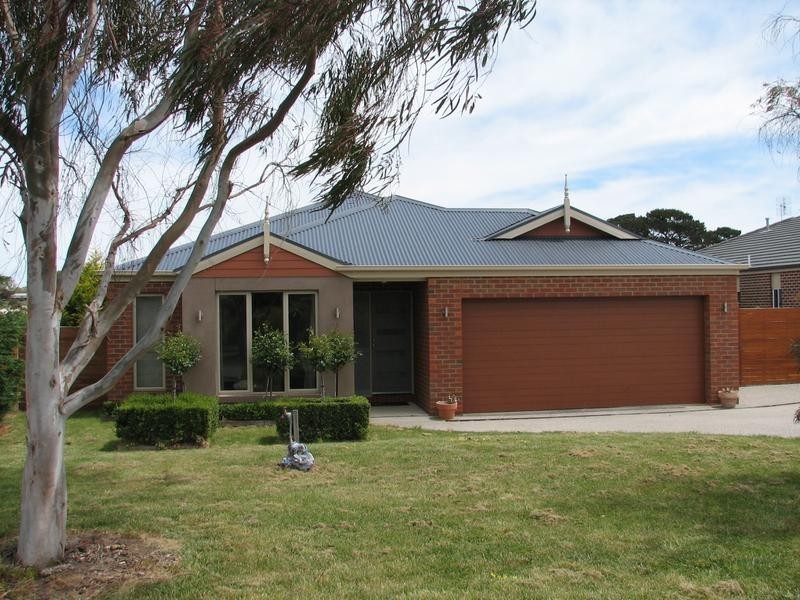 9 Martin Place, Kyneton VIC 3444