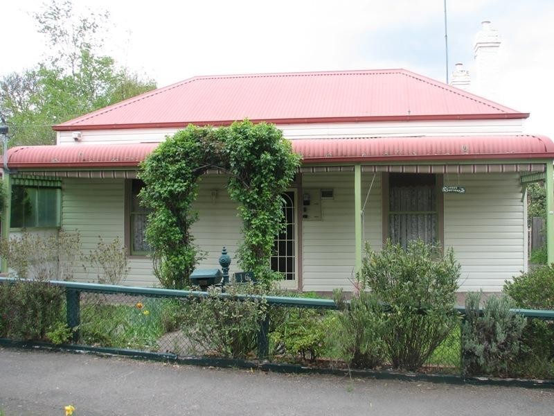 16 Mollison Street, Kyneton VIC 3444