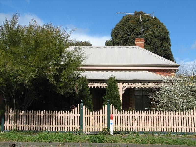 21 Simpson Street, Kyneton VIC 3444