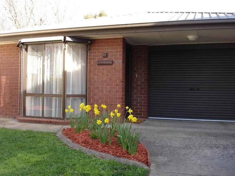 17 Simpson Street, Kyneton VIC 3444