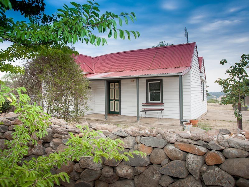 11 Clarke Street, Redesdale VIC 3444