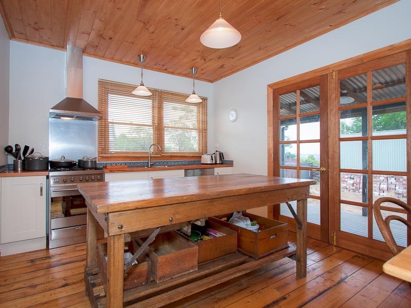 11 Clarke Street, Redesdale VIC 3444