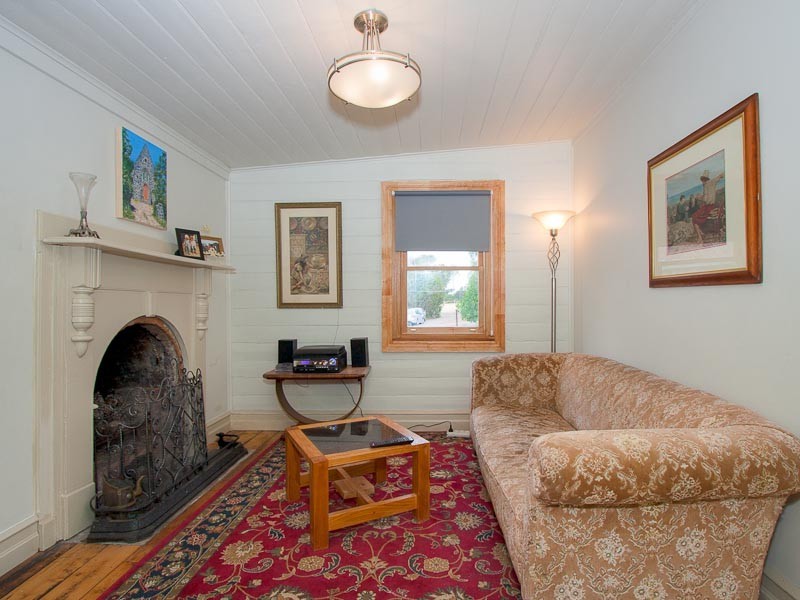 11 Clarke Street, Redesdale VIC 3444