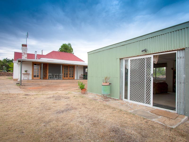 11 Clarke Street, Redesdale VIC 3444