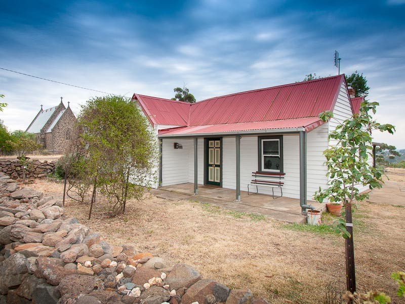 11 Clarke Street, Redesdale VIC 3444