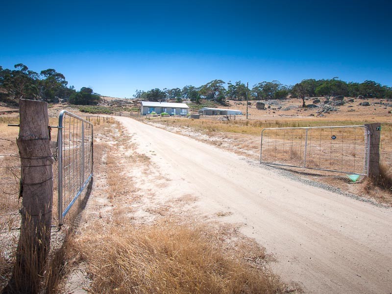 705 Mission Hill Road, Baynton VIC 3444