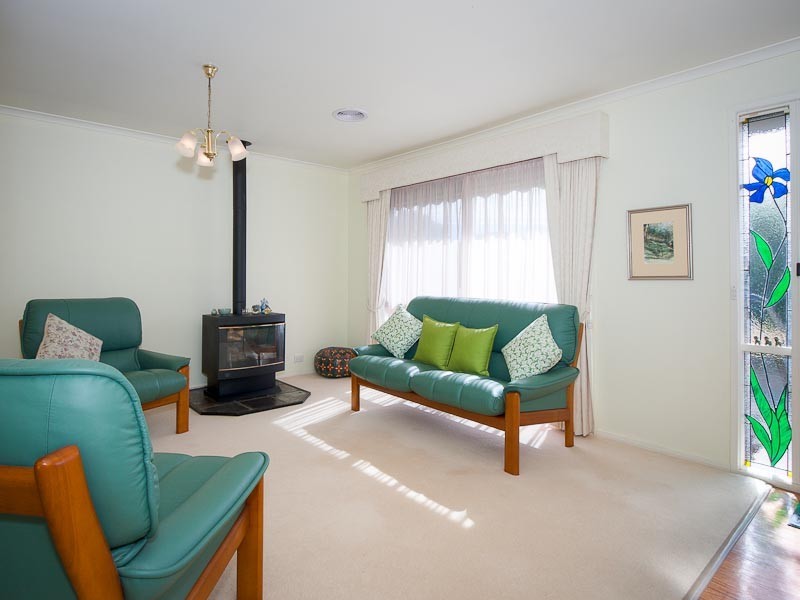 1 Stuart Drive, Woodend VIC 3442