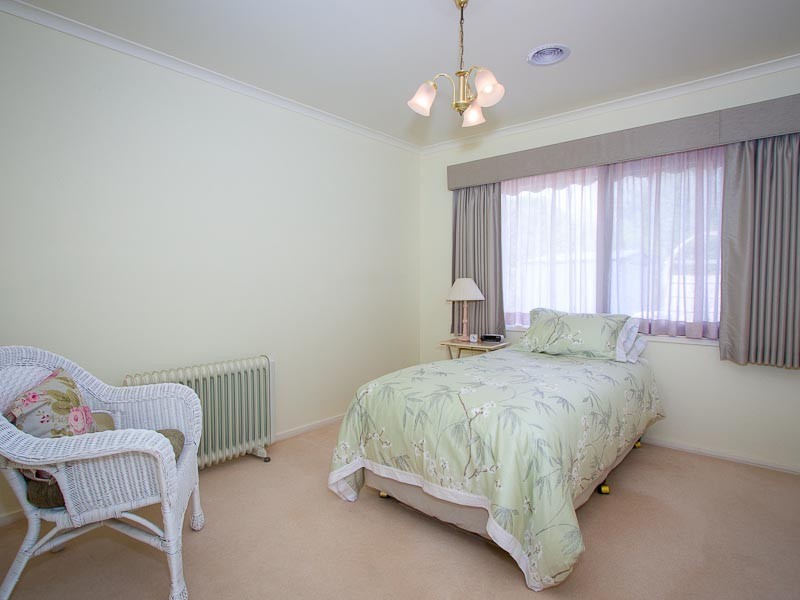 1 Stuart Drive, Woodend VIC 3442