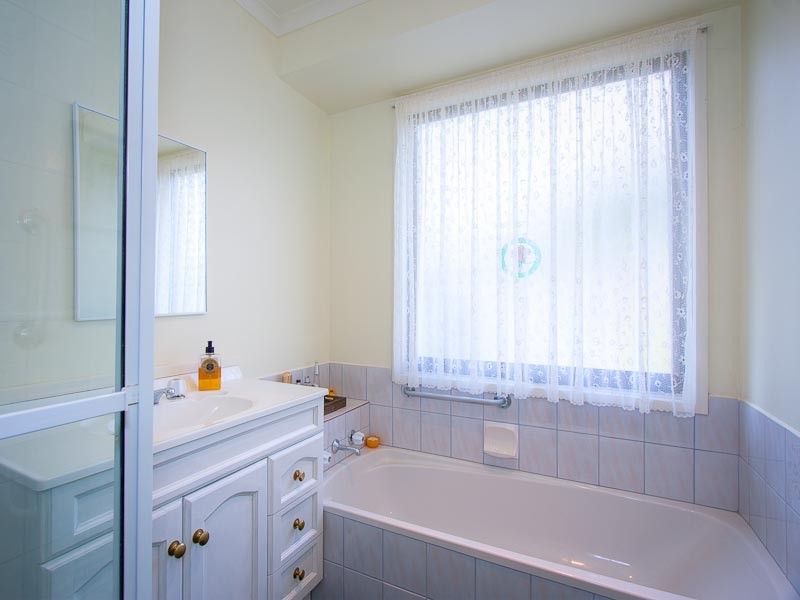 1 Stuart Drive, Woodend VIC 3442