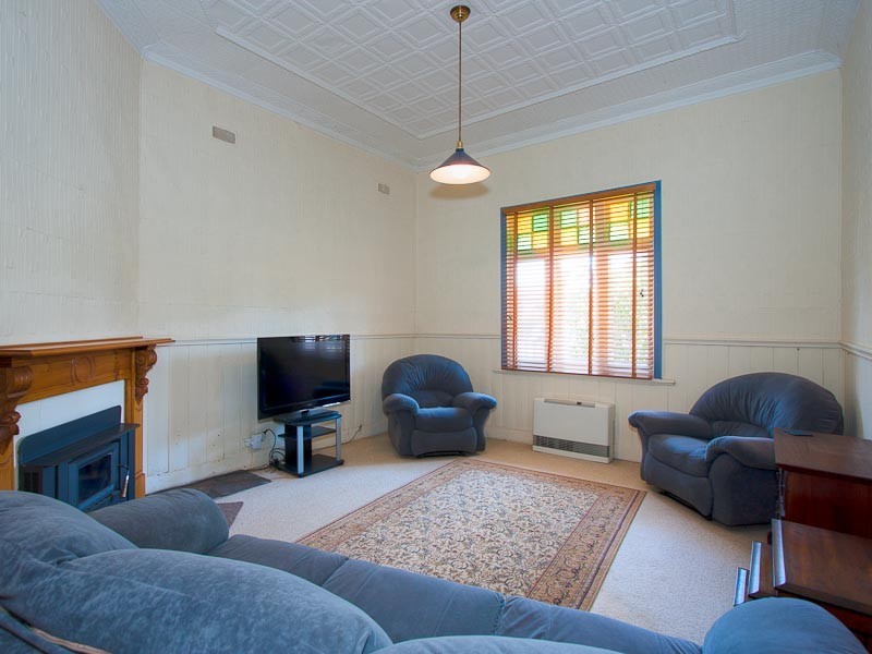 18 Yaldwyn Street East, Kyneton VIC 3444