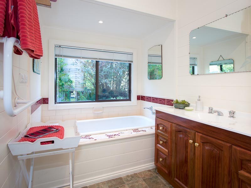 9 Lavender Lane, Daylesford VIC 3460