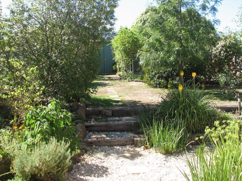 24 Warren Street, Kyneton VIC 3444