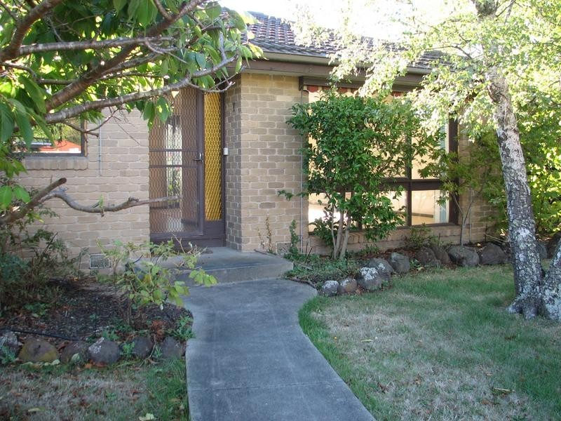 3 Stuart Drive, Woodend VIC 3442