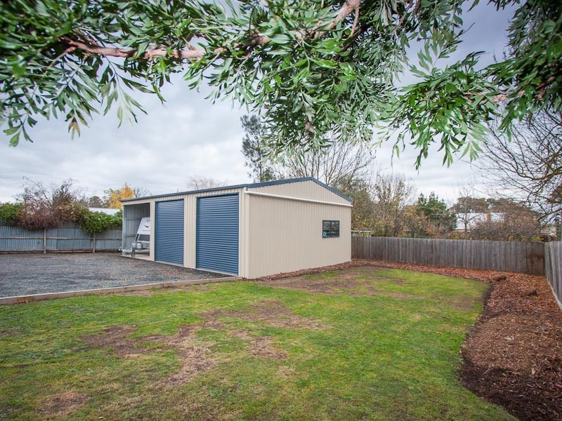 15 Barton Street, Kyneton VIC 3444