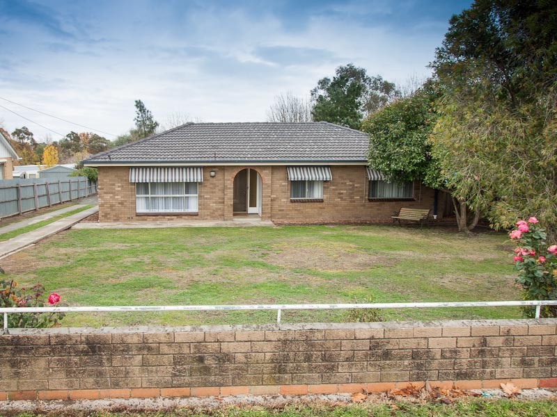15 Barton Street, Kyneton VIC 3444
