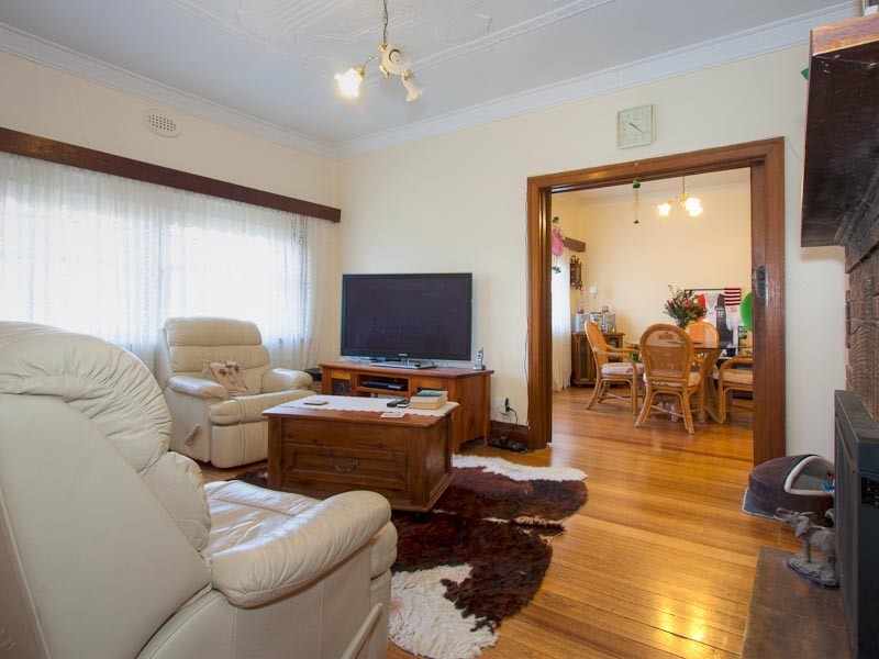 19 Bourke Street, Kyneton VIC 3444