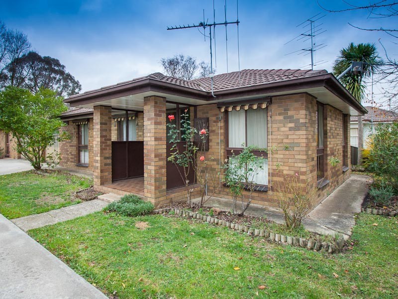 2/17 Maxwell Street, Kyneton VIC 3444