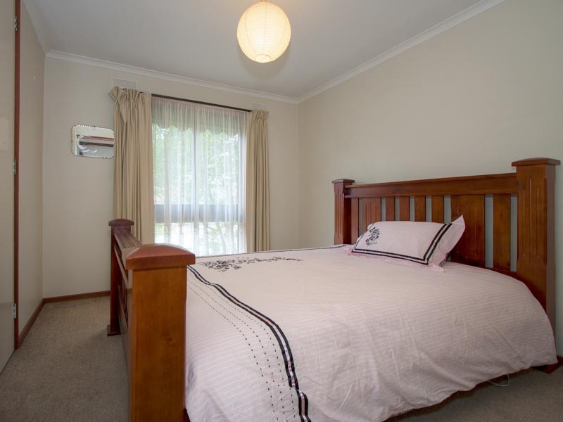 2/17 Maxwell Street, Kyneton VIC 3444