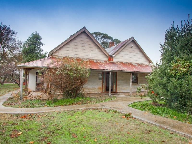8 Trentham Road, Tylden VIC 3444