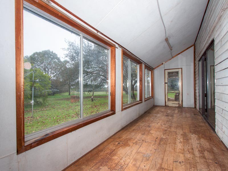 8 Trentham Road, Tylden VIC 3444