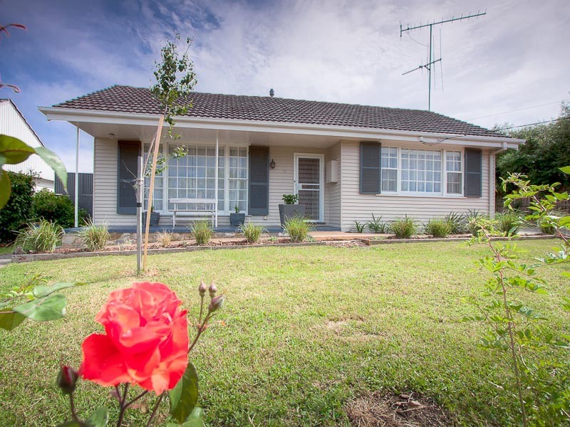 17 Sturt Street, Kyneton VIC 3444