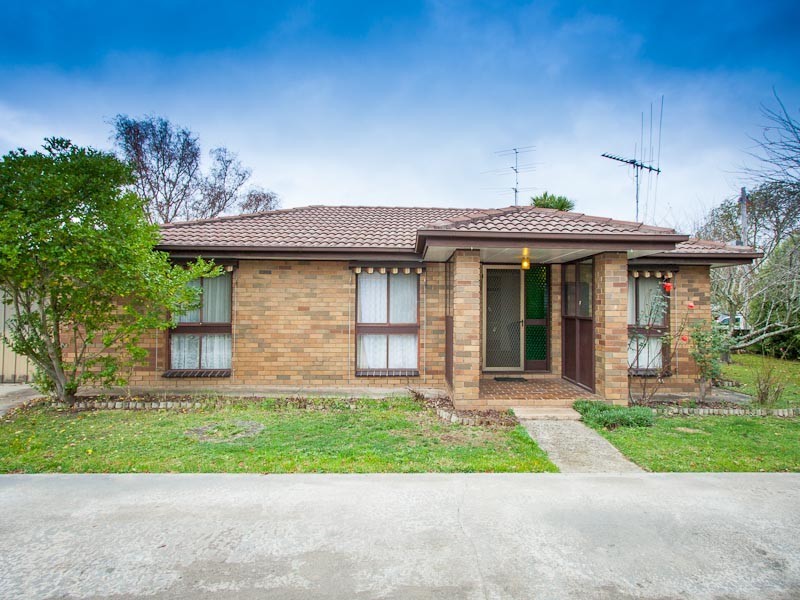 2/17 Maxwell Street, Kyneton VIC 3444