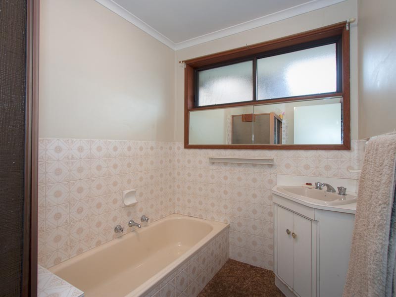 2/17 Maxwell Street, Kyneton VIC 3444