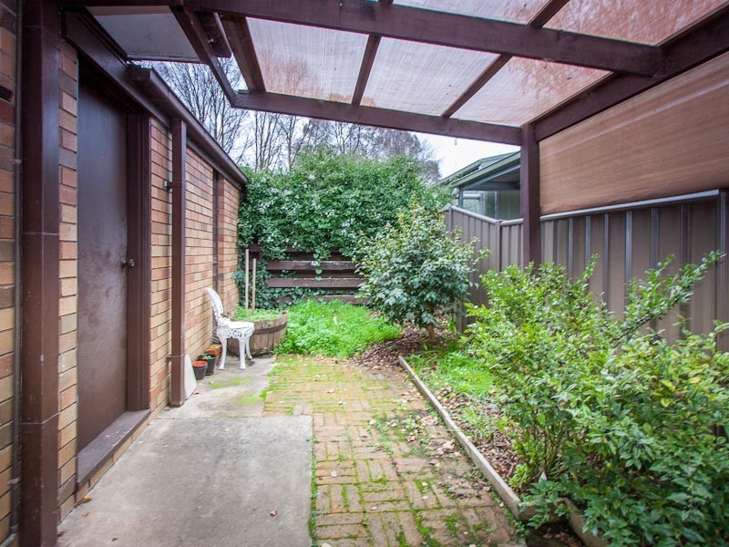 2/17 Maxwell Street, Kyneton VIC 3444