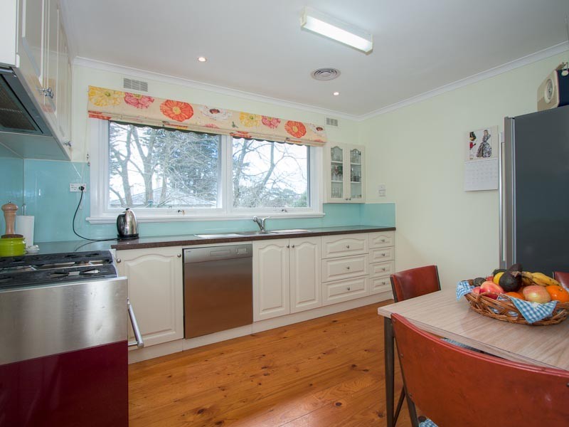 20 Morris Road, Woodend VIC 3442