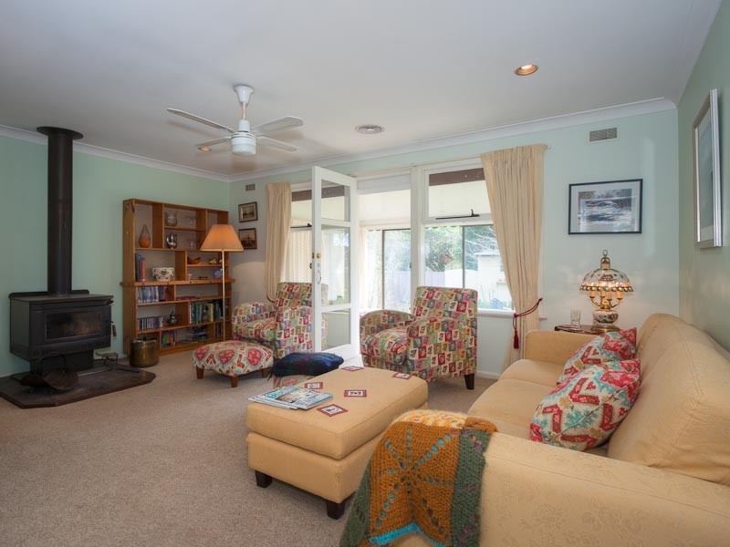 20 Morris Road, Woodend VIC 3442