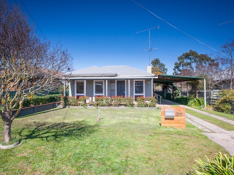 39 Yaldwyn Street West, Kyneton VIC 3444