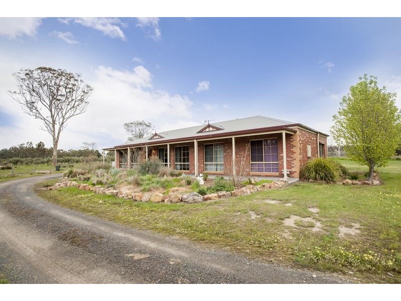 17 Fryes Road, Elphinstone VIC 3448