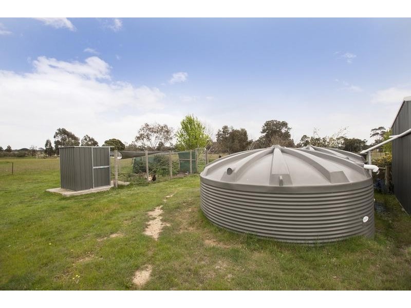 17 Fryes Road, Elphinstone VIC 3448