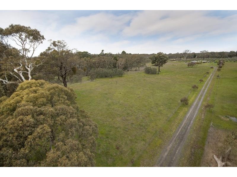 17 Fryes Road, Elphinstone VIC 3448