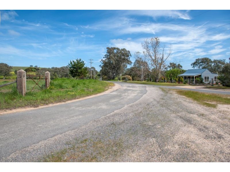 4 Cascades Road, Metcalfe VIC 3448