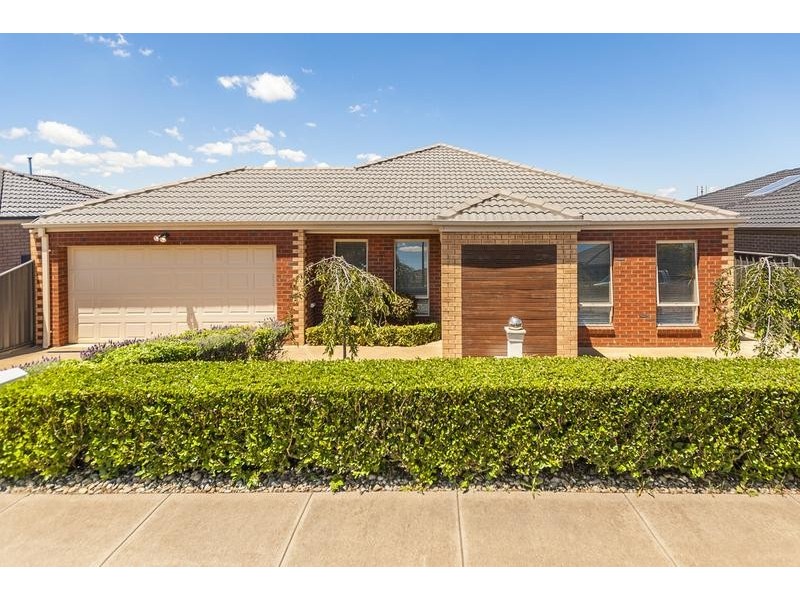67 Caroline Chisholm Drive, Kyneton VIC 3444