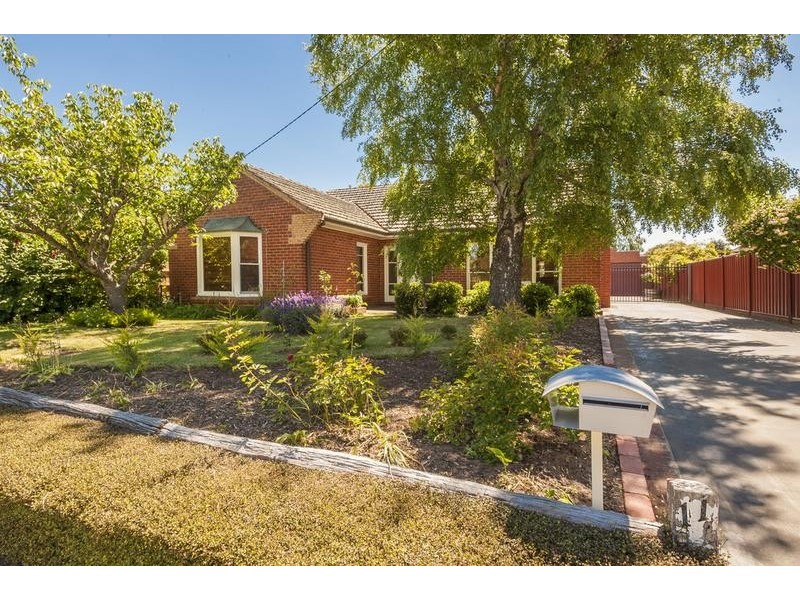 11 Langley Street, Kyneton VIC 3444