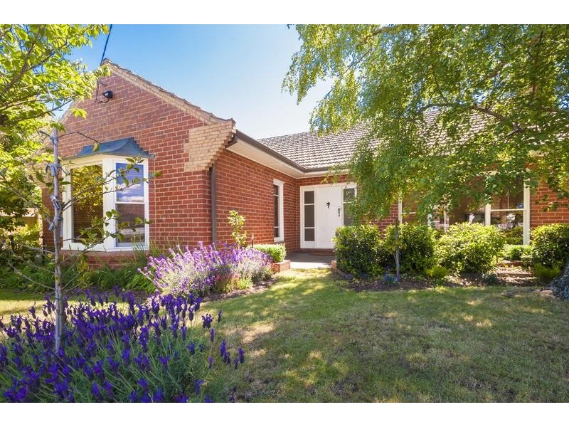 11 Langley Street, Kyneton VIC 3444