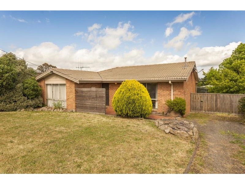 33 Jacobs Avenue, Kyneton VIC 3444