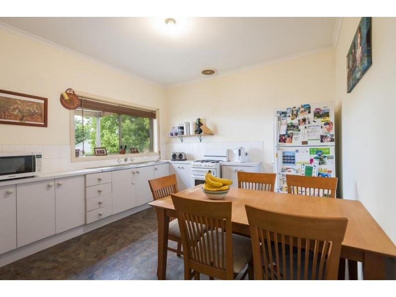 33 Jacobs Avenue, Kyneton VIC 3444