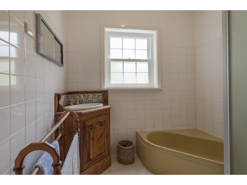 71 Walkers Road, Woodend VIC 3442