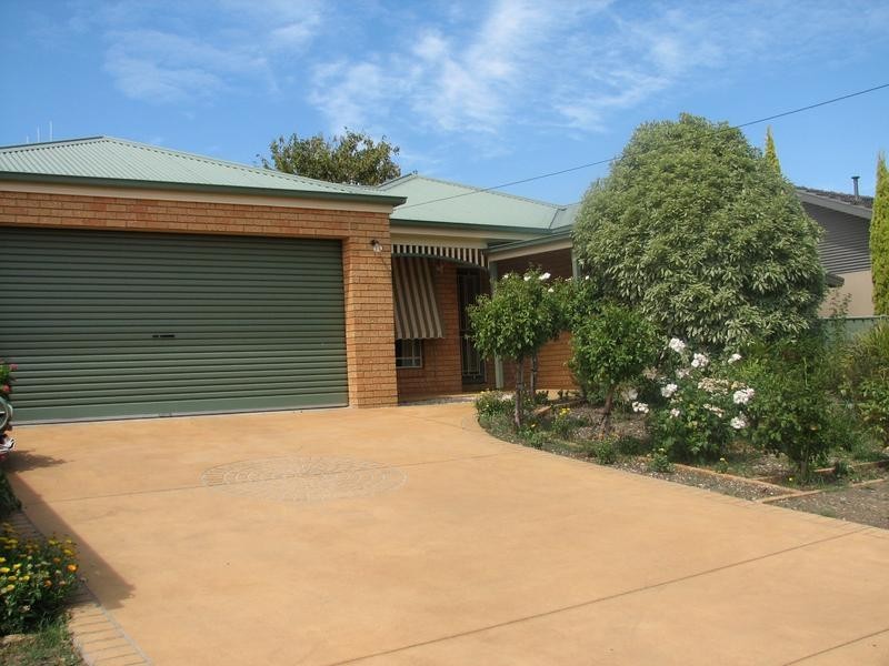 24 Warren street, Kyneton VIC 3444