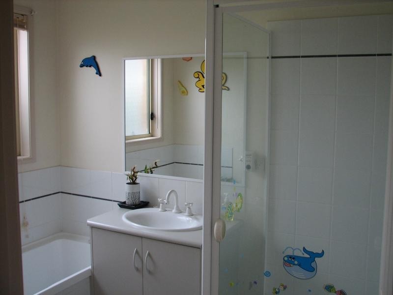 33 Burton Avenue, Kyneton VIC 3444