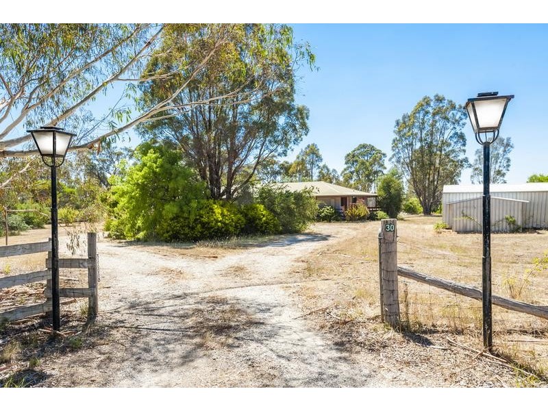 30 Trevor Drive, Taradale VIC 3447