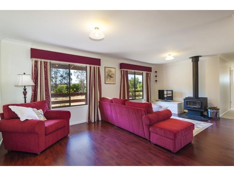 30 Trevor Drive, Taradale VIC 3447