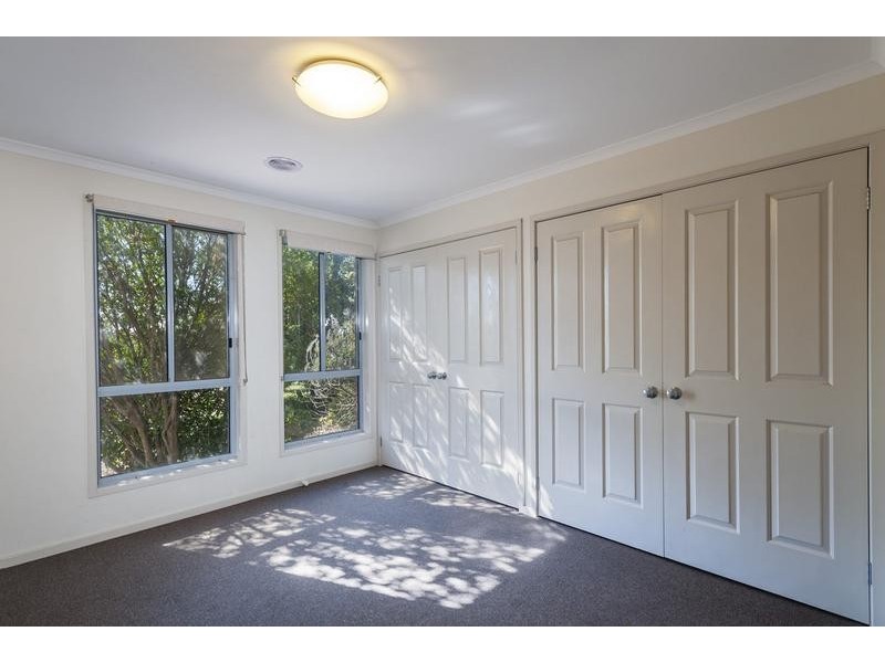 17 Francis Close, Romsey VIC 3434
