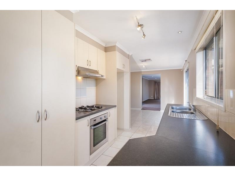 17 Francis Close, Romsey VIC 3434